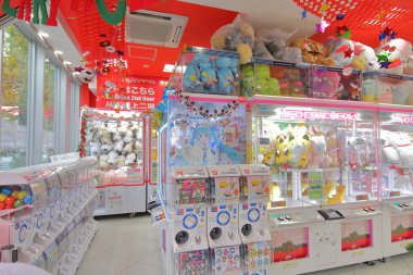Tokyo Japonya - 12 Aralık 2018: Akihabara Tokyo Japonya Ufo avcısı oyun makinesi.