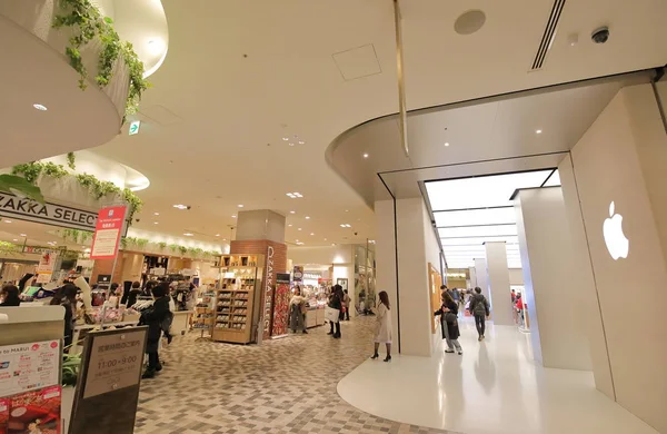 Tokio Japonia Grudnia 2018 Niezidentyfikowanych Osób Wizyta Marui Centrum Handlowego — Zdjęcie stockowe