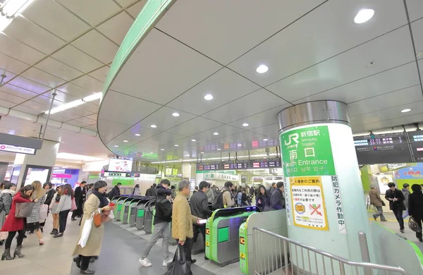 Токио Япан Декабря 2018 Года Неизвестные Путешествуют Вокзале Синдзюку Токио — стоковое фото