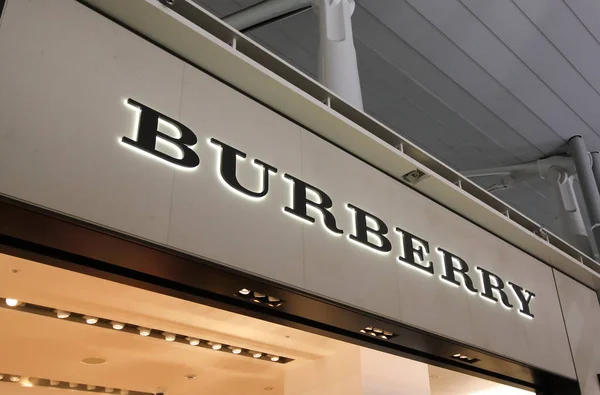 Osaka Japan November 2018 Logo Perusahaan Fashion Burberry — Stok Foto