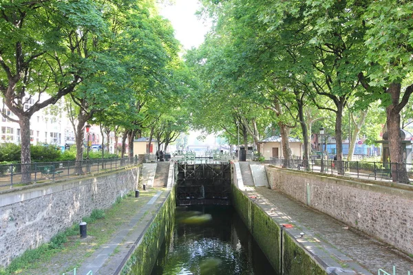 Canal Saint Martin Paisaje Urbano Paris Francia —  Fotos de Stock