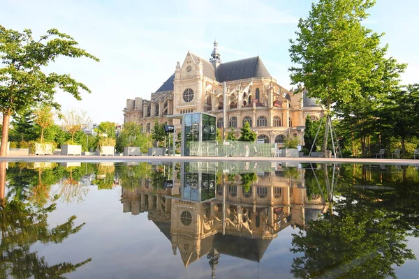 Собор Святого Евстахия Париже — стоковое фото
