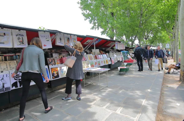 Paris France Május 2019 Ismeretlen Emberek Látogatása Utcai Piac Mentén — Stock Fotó