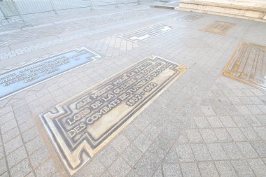 Arc de Triomphe hatıra bronz plak Paris Fransa