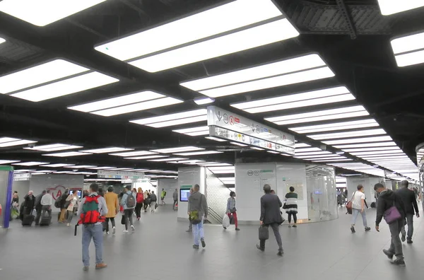 Paris France Mai 2019 Des Personnes Non Identifiées Voyagent Gare — Photo