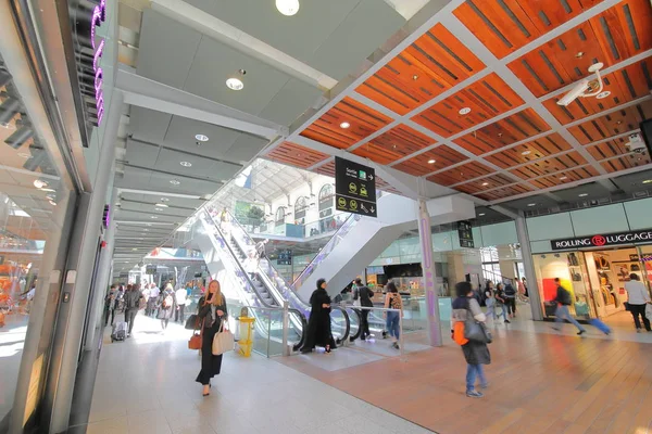 Paris Fransa Mayıs 2019 Saint Lazare Tren Istasyonunda Kimliği Belirsiz — Stok fotoğraf