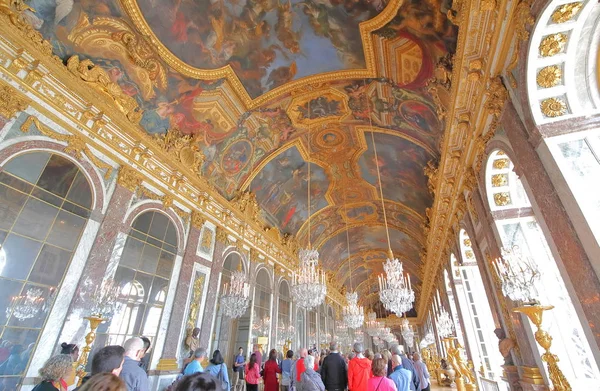 París Francia Mayo 2019 Personas Identificadas Visitan Palacio Versalles Salón — Foto de Stock