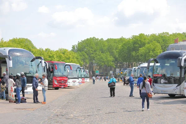 París Francia Mayo 2019 Autobuses Turísticos Estacionados Palacio Versalles París — Foto de Stock