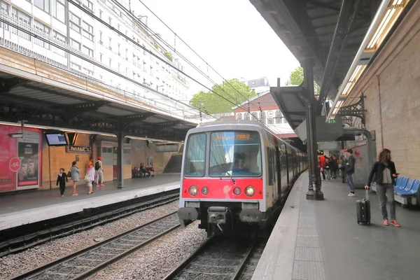 Parigi Francia Maggio 2019 Persone Non Identificate Viaggiano Treno Rer — Foto Stock