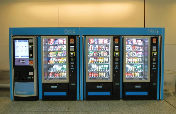 Париж Франция Мая 2019 Года Торговый Автомат Продаже Закусок Напитков — стоковое фото