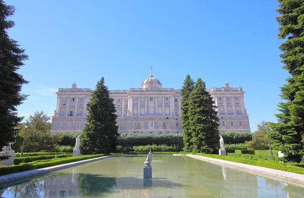 Edificio Palacio Real Jardín Sabatini Madrid España — Foto de Stock