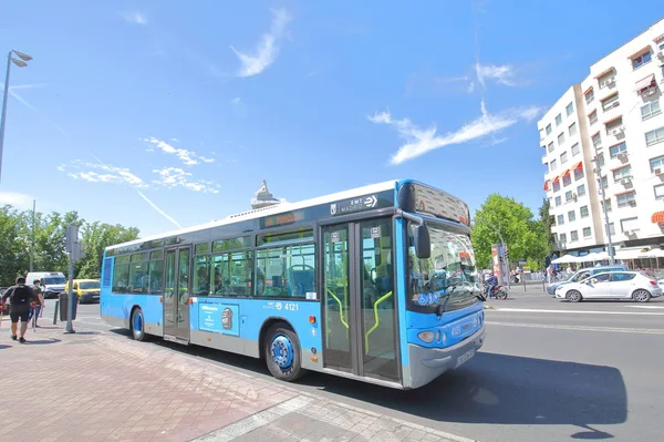 Μαδρίτη Ισπανία Μαΐου 2019 Άγνωστα Άτομα Ταξιδεύουν Δημόσιο Λεωφορείο Στη — Φωτογραφία Αρχείου