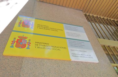 Madrid İspanya - 27 Mayıs 2019: Çalışma ve Göç ve Sosyal Güvenlik Bakanlığı Madrid İspanya