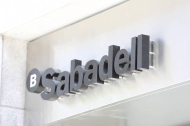 Madrid İspanya - 27 Mayıs 2019: Sabadell banka şirketi logosu İspanya