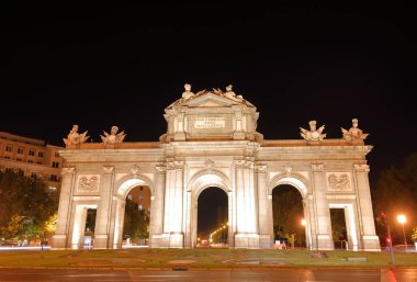 Alcala kapı gece Madrid İspanya