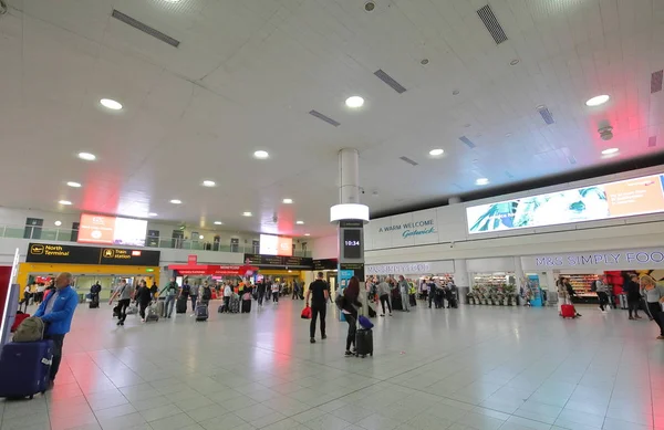 Londres Inglaterra Mayo 2019 Personas Identificadas Viajan Aeropuerto Gatwick Londres —  Fotos de Stock