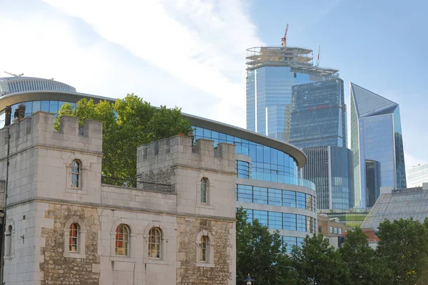Downtown Ofis Binası Cityscape Tower London Kapısı Londra Ngiltere — Stok fotoğraf