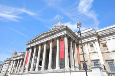 Londra İngiltere - 1 Haziran 2019: Kimliği belirsiz kişiler National Gallery London Uk'i ziyaret etti