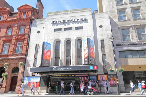 Londra Inghilterra Giugno 2019 Persone Non Identificate Visitano Teatro Trafalgar — Foto Stock