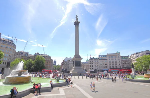 Londyn Anglia Czerwca 2019 Niezidentyfikowanych Ludzi Odwiedzić Trafalgar Square Londyn — Zdjęcie stockowe