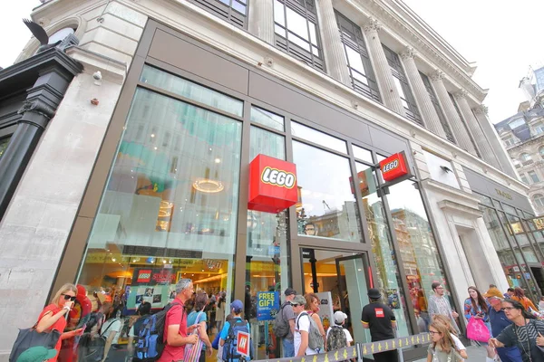 Londen Engeland Juni 2019 Ongeïdentificeerde Mensen Bezoeken Lego Land Shop — Stockfoto