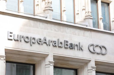 Londra İngiltere - 2 Haziran 2019: Avrupa Arap Bankası şirket logosu.