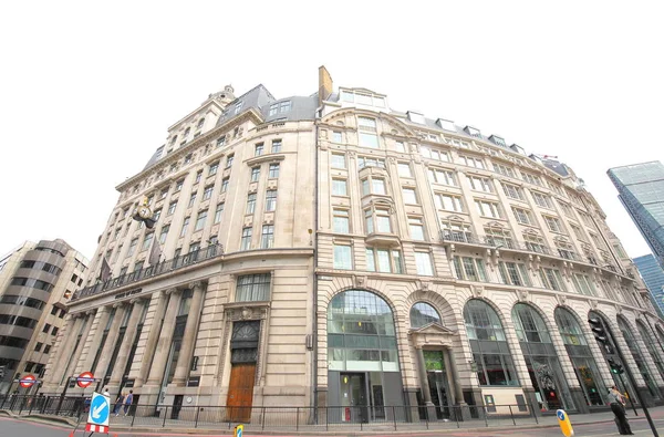 Londra İngiltere - 2 Haziran 2019: House of Fraser tarihi binası Londra İngiltere