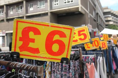 İngiliz sterlini İngiltere'de fiyat etiketi