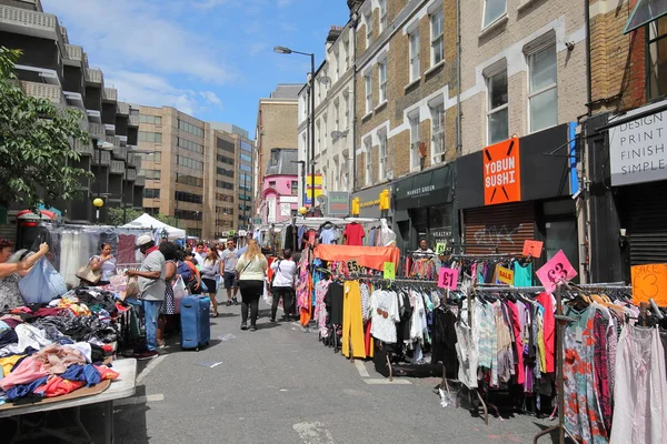 Londra Inghilterra Giugno 2019 Persone Non Identificate Visitano Mercato Stradale — Foto Stock