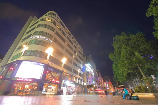 Londres England Junho 2019 Pessoas Não Identificadas Visitam Leicester Square — Fotografia de Stock