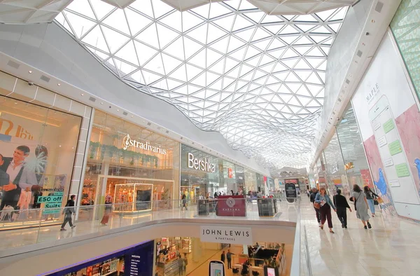 Londýn Anglie Června 2019 Neidentifikovaný Lid Navštíví Nákupní Centrum Westfield — Stock fotografie