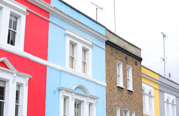 Notting Hill Caddesi, renkli şehir merkezi Londra Uk