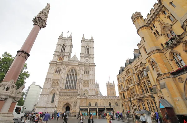 Londra Ngiltere Haziran 2019 Tanımlanamayan Kişiler Westminster Abbey Tarihi Binasını — Stok fotoğraf