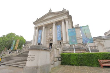 Londra İngiltere - 4 Haziran 2019: Kimliği belirsiz kişiler Tate Britain müzesi Londra İngiltere'yi ziyaret etti