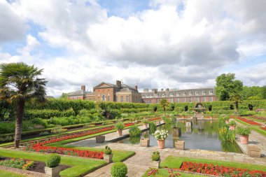 Kensington Sarayı tarihi mimarisi Londra İngiltere