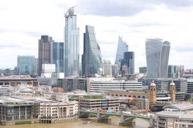 Londra şehir merkezi ve Thames Nehri şehir manzarası Londra İngiltere