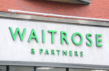 Londra İngiltere - 5 Haziran 2019: Waitrose süpermarket İngiltere
