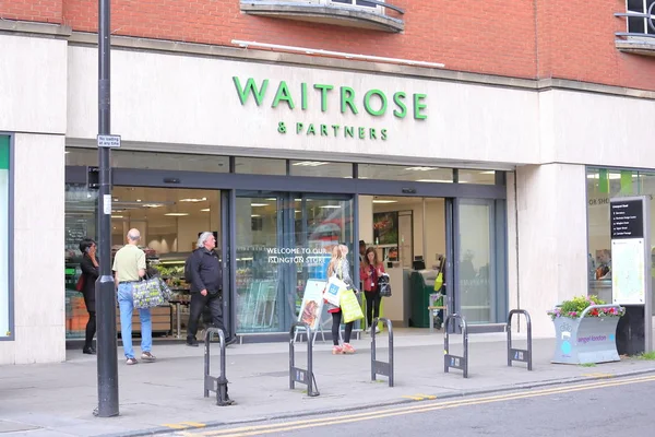 London England June 2019 Unidentified People Visit Waitrose Supermarket London — Stock Photo, Image