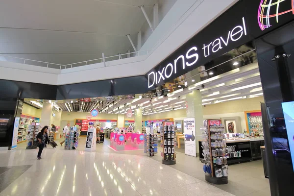 London England June 2019 Unidentified People Visit Dixons Travel Shop — Stock Photo, Image