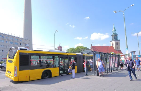 Berlín Alemania Junio 2019 Personas Identificadas Viajan Autobús Centro Berlín — Foto de Stock