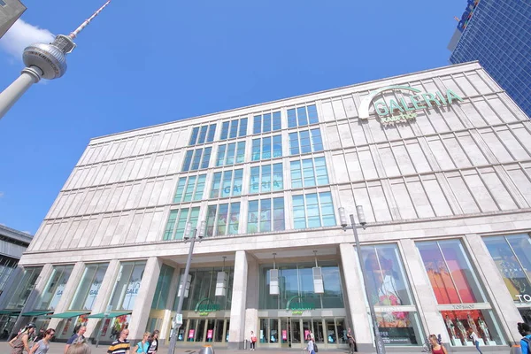 Berlín Alemania Junio 2019 Personas Identificadas Visitan Centro Comercial Galeria —  Fotos de Stock