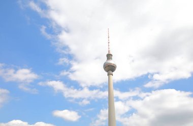 Berliner Fernsehturm Tv kulesi Berlin Almanya
