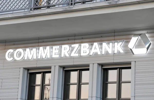 Berlín Alemania Junio 2019 Logo Empresa Commerzbank Alemania —  Fotos de Stock