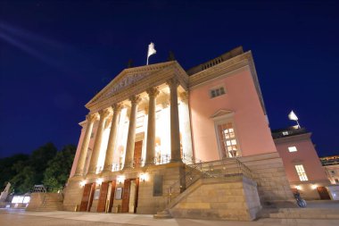 Berlin Almanya Devlet Opera binası