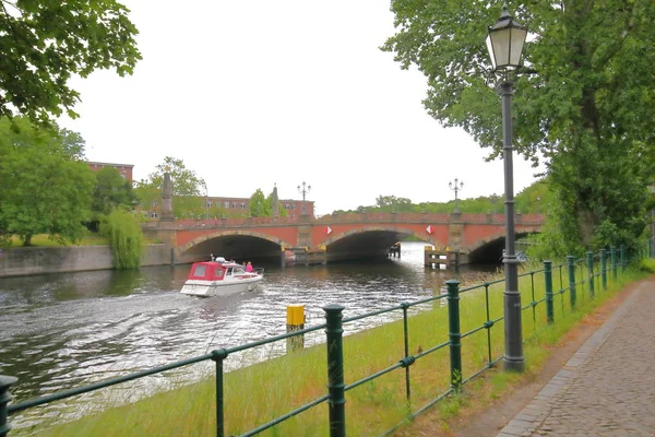 Spree nehir cityscape Berlin Almanya