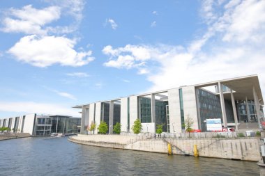 Berlin Almanya - 8 Haziran 2019: Kimliği belirsiz kişiler Alman Parlamentosu Berlin Almanya'nın Bilimsel hizmet merkezini ziyaret etti