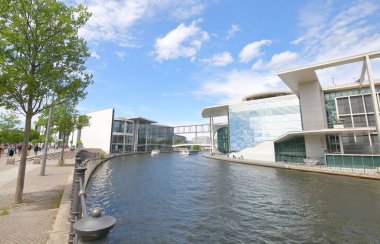 Berlin Almanya - 8 Haziran 2019: Kimliği belirsiz kişiler Alman Parlamentosu Berlin Almanya'nın Bilimsel hizmet merkezini ziyaret etti