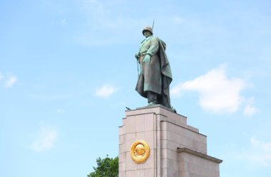 Sovyet Savaşı Anıtı Tiergarten Berlin Almanya