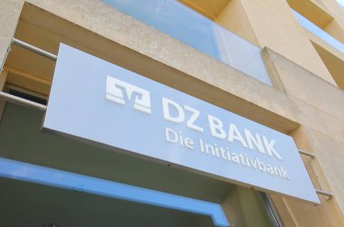 Berlin Almanya - 8 Haziran 2019: Dz bank Almanya
