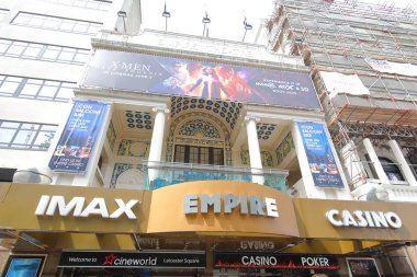 Londra İngiltere - 1 Haziran 2019: Leicester Square London Uk'deki Empire casino Imax tiyatrosu